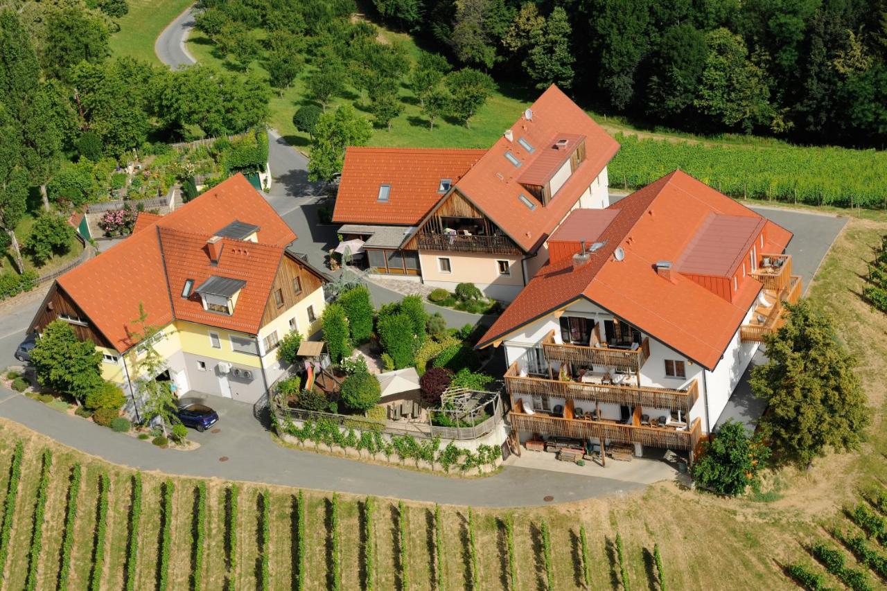 Weingut Dreisiebner Stammhaus Hotel Gamlitz Exterior photo